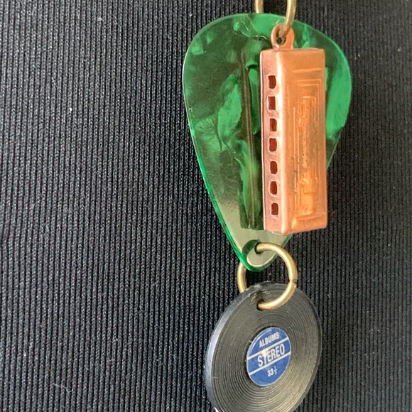 Necklace harmonica guitar pick record album green - Picture 3 of 8